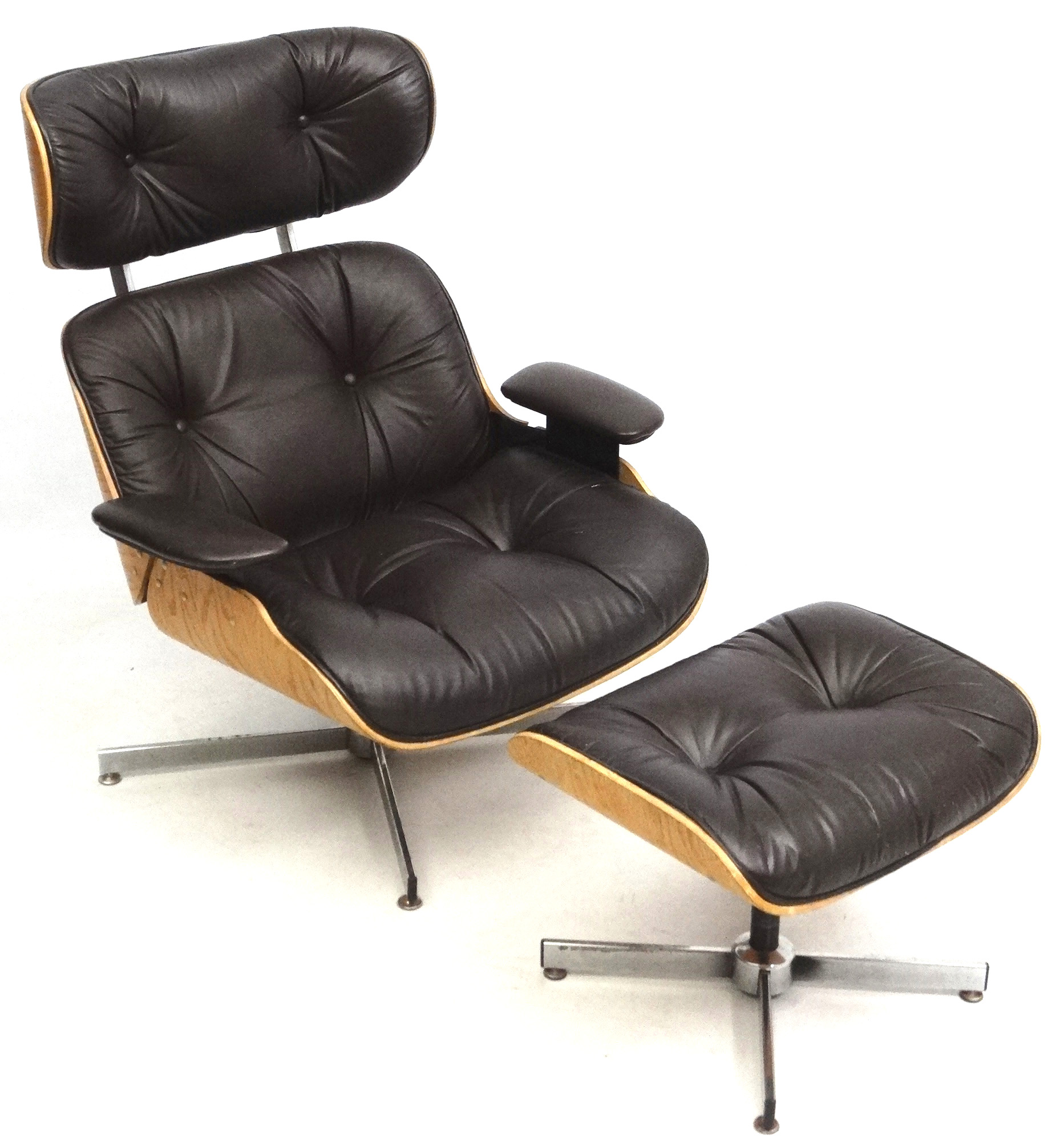 Ray & Charles Eames For Herman Miller Lumnge Chair And Footstool Sold For £2600
